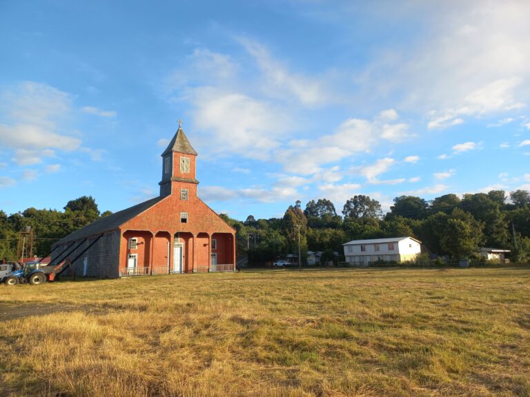 Patrimonio religioso de Chiloé se documenta digitalmente